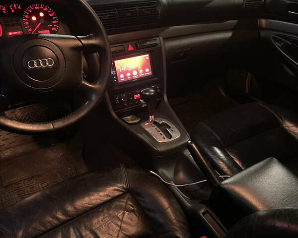 Черный Ауди А4, объемом двигателя 2.4 л и пробегом 336 тыс. км за 4200 $, фото 7 на Automoto.ua