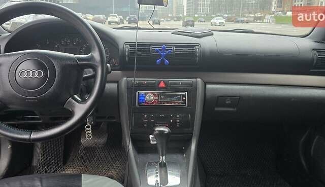 Черный Ауди А4, объемом двигателя 1.9 л и пробегом 291 тыс. км за 4750 $, фото 6 на Automoto.ua