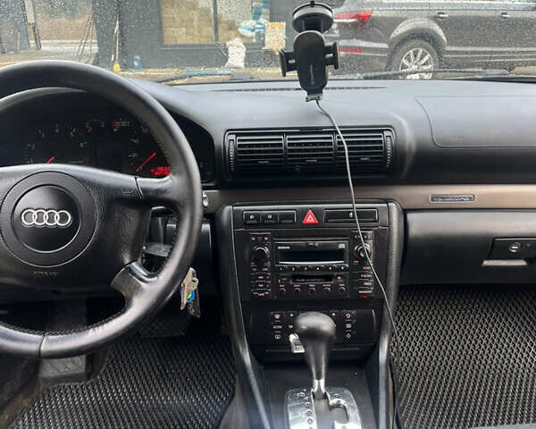 Чорний Ауді А4, об'ємом двигуна 1.8 л та пробігом 362 тис. км за 3750 $, фото 14 на Automoto.ua