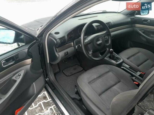 Чорний Ауді А4, об'ємом двигуна 1.6 л та пробігом 206 тис. км за 3999 $, фото 6 на Automoto.ua