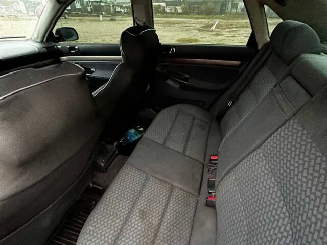 Черный Ауди А4, объемом двигателя 1.9 л и пробегом 300 тыс. км за 1200 $, фото 6 на Automoto.ua