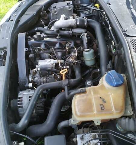 Черный Ауди А4, объемом двигателя 1.9 л и пробегом 300 тыс. км за 3200 $, фото 7 на Automoto.ua