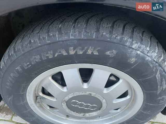 Чорний Ауді А4, об'ємом двигуна 1.6 л та пробігом 378 тис. км за 3200 $, фото 15 на Automoto.ua