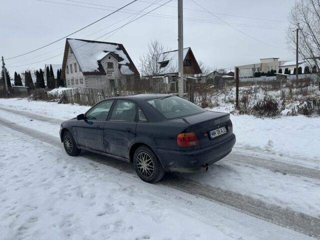 Черный Ауди А4, объемом двигателя 1.8 л и пробегом 235 тыс. км за 1100 $, фото 3 на Automoto.ua