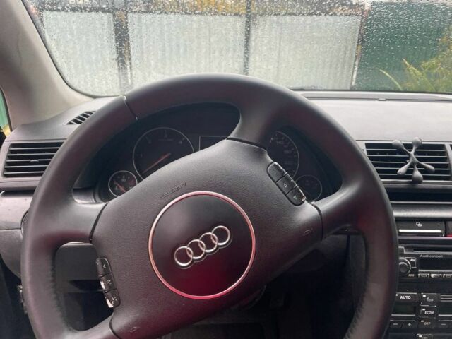 Чорний Ауді А4, об'ємом двигуна 2.5 л та пробігом 300 тис. км за 3200 $, фото 5 на Automoto.ua