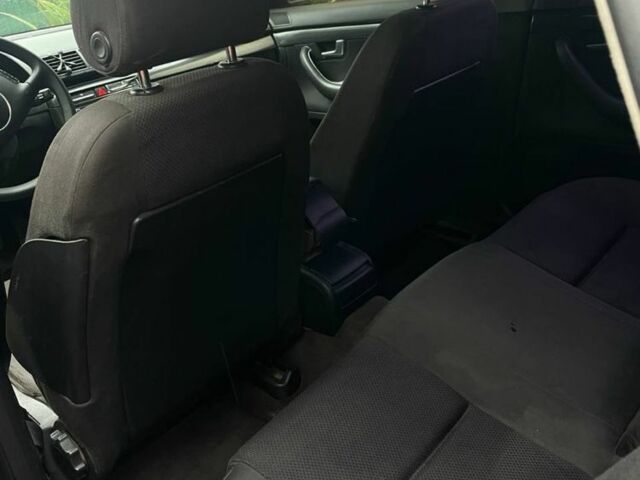 Чорний Ауді А4, об'ємом двигуна 2.5 л та пробігом 300 тис. км за 3200 $, фото 6 на Automoto.ua