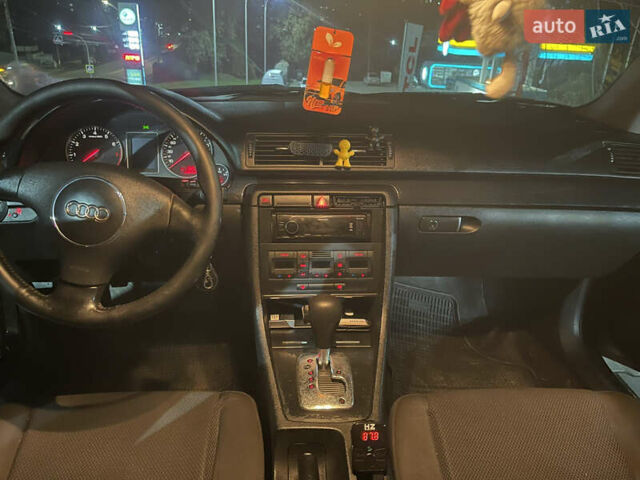 Чорний Ауді А4, об'ємом двигуна 1.98 л та пробігом 296 тис. км за 4399 $, фото 5 на Automoto.ua