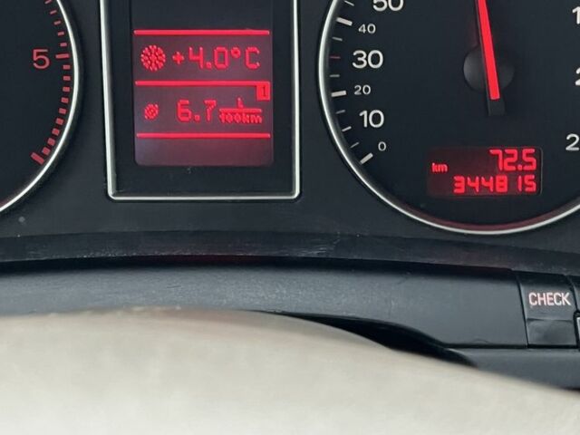 Чорний Ауді А4, об'ємом двигуна 2.5 л та пробігом 340 тис. км за 3400 $, фото 6 на Automoto.ua