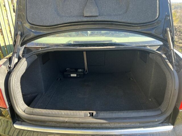 Чорний Ауді А4, об'ємом двигуна 2.5 л та пробігом 340 тис. км за 3400 $, фото 4 на Automoto.ua