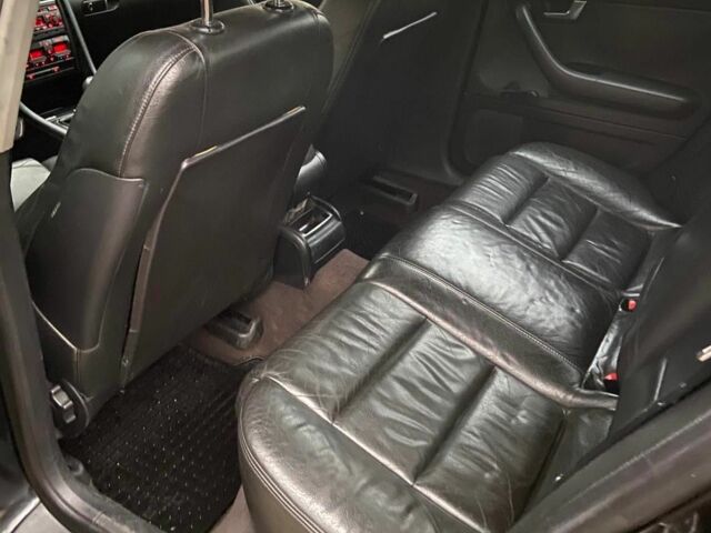 Черный Ауди А4, объемом двигателя 1.9 л и пробегом 303 тыс. км за 3750 $, фото 4 на Automoto.ua