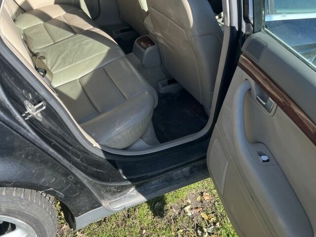 Чорний Ауді А4, об'ємом двигуна 2.5 л та пробігом 340 тис. км за 3400 $, фото 2 на Automoto.ua