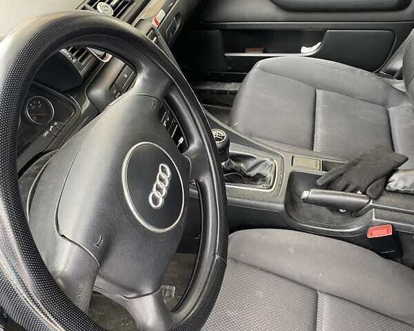 Черный Ауди А4, объемом двигателя 1.98 л и пробегом 400 тыс. км за 5000 $, фото 6 на Automoto.ua