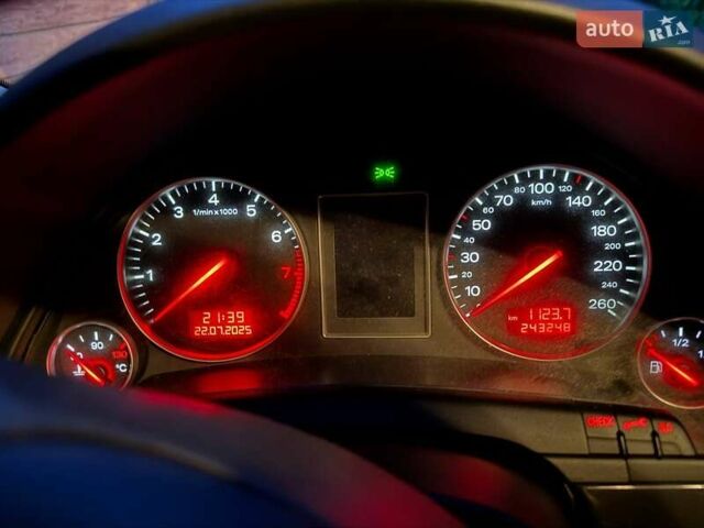 Чорний Ауді А4, об'ємом двигуна 1.6 л та пробігом 243 тис. км за 5100 $, фото 12 на Automoto.ua