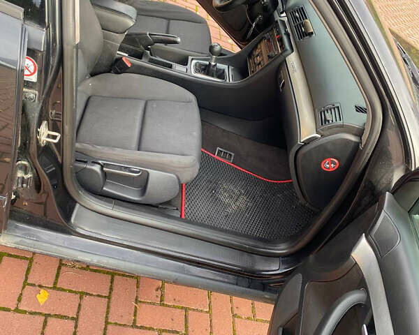 Ауді А4 2001 у Хмельницькому на Automoto.ua Чорний Ауді А4, об'ємом двигуна 2.5 л та пробігом 305 тис. км за 4700 $, фото 18 на Automoto.ua