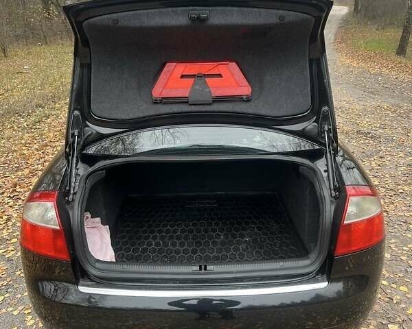 Чорний Ауді А4, об'ємом двигуна 1.8 л та пробігом 212 тис. км за 4700 $, фото 5 на Automoto.ua