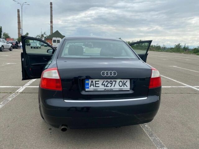 Черный Ауди А4, объемом двигателя 2 л и пробегом 365 тыс. км за 5600 $, фото 3 на Automoto.ua
