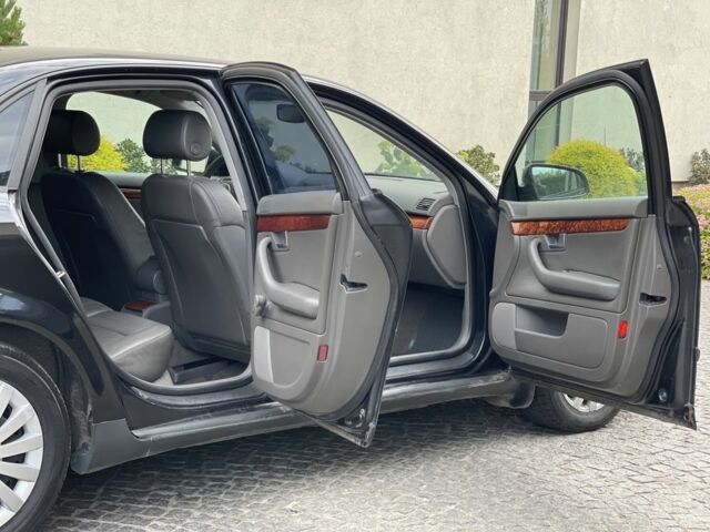 Черный Ауди А4, объемом двигателя 2 л и пробегом 220 тыс. км за 4350 $, фото 7 на Automoto.ua