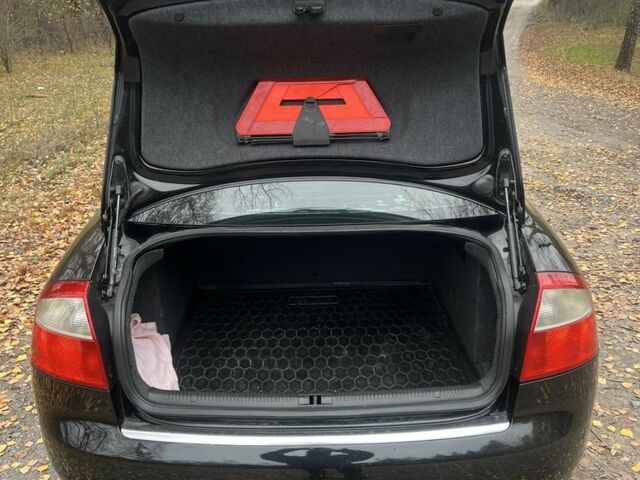 Чорний Ауді А4, об'ємом двигуна 1.8 л та пробігом 212 тис. км за 4700 $, фото 6 на Automoto.ua