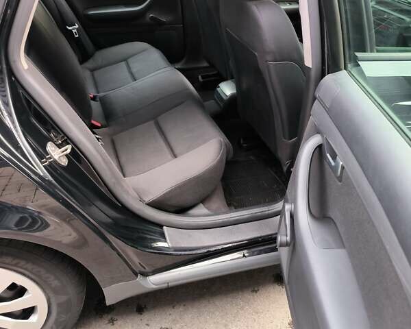 Ауді А4 2002 у Василькове на Automoto.ua Чорний Ауді А4, об'ємом двигуна 2 л та пробігом 183 тис. км за 5200 $, фото 2 на Automoto.ua