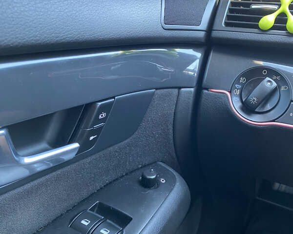 Черный Ауди А4, объемом двигателя 1.6 л и пробегом 260 тыс. км за 4499 $, фото 15 на Automoto.ua