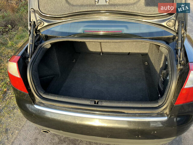 Черный Ауди А4, объемом двигателя 1.6 л и пробегом 218 тыс. км за 5000 $, фото 10 на Automoto.ua