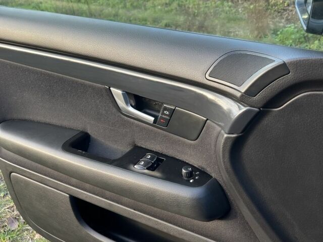 Чорний Ауді А4, об'ємом двигуна 1.6 л та пробігом 216 тис. км за 5000 $, фото 15 на Automoto.ua