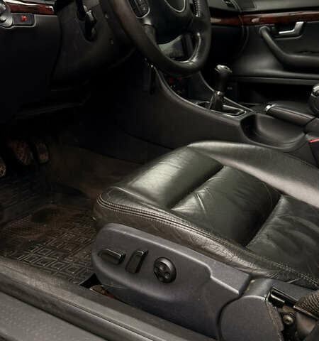 Чорний Ауді А4, об'ємом двигуна 3 л та пробігом 237 тис. км за 5000 $, фото 47 на Automoto.ua