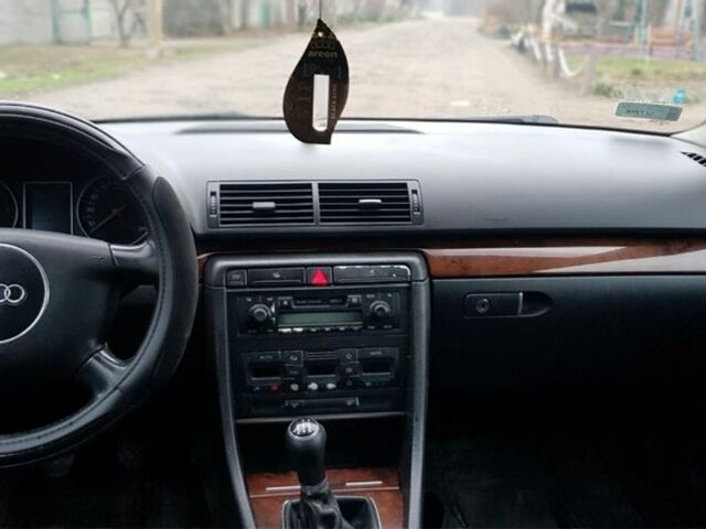 Черный Ауди А4, объемом двигателя 1.9 л и пробегом 1 тыс. км за 2400 $, фото 6 на Automoto.ua