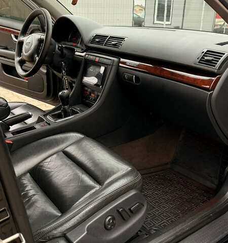 Чорний Ауді А4, об'ємом двигуна 3 л та пробігом 237 тис. км за 5000 $, фото 48 на Automoto.ua