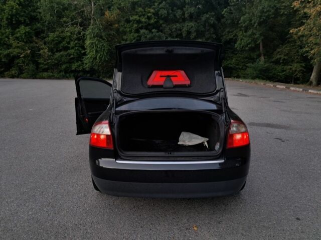 Черный Ауди А4, объемом двигателя 2.5 л и пробегом 365 тыс. км за 4900 $, фото 5 на Automoto.ua