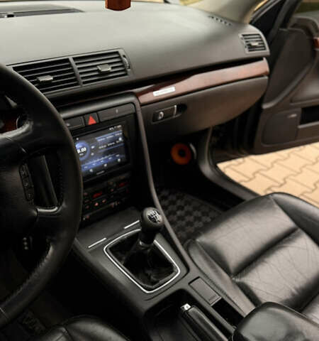 Чорний Ауді А4, об'ємом двигуна 3 л та пробігом 237 тис. км за 5000 $, фото 49 на Automoto.ua
