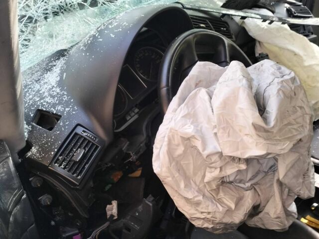 Черный Ауди А4, объемом двигателя 2.5 л и пробегом 260 тыс. км за 1300 $, фото 5 на Automoto.ua