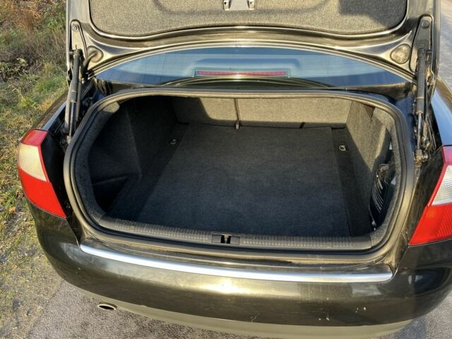 Чорний Ауді А4, об'ємом двигуна 1.6 л та пробігом 216 тис. км за 5000 $, фото 7 на Automoto.ua