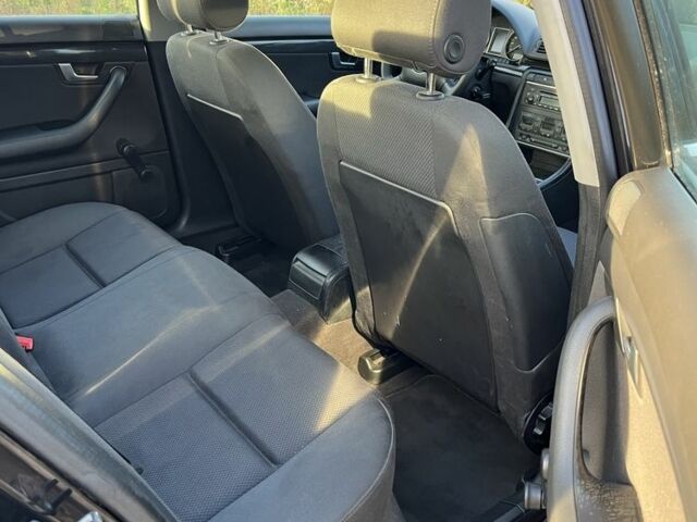 Чорний Ауді А4, об'ємом двигуна 1.6 л та пробігом 216 тис. км за 5000 $, фото 12 на Automoto.ua