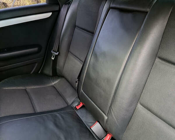 Чорний Ауді А4, об'ємом двигуна 1.78 л та пробігом 228 тис. км за 6150 $, фото 22 на Automoto.ua