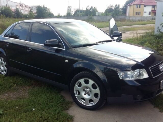 Чорний Ауді А4, об'ємом двигуна 1.8 л та пробігом 255 тис. км за 5600 $, фото 4 на Automoto.ua
