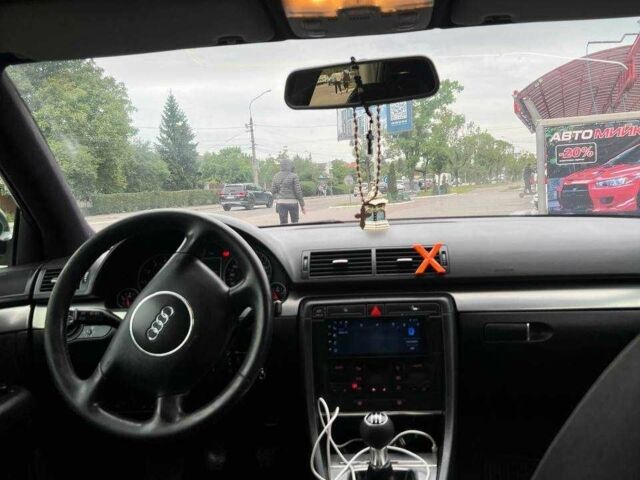 Черный Ауди А4, объемом двигателя 2 л и пробегом 200 тыс. км за 5000 $, фото 4 на Automoto.ua