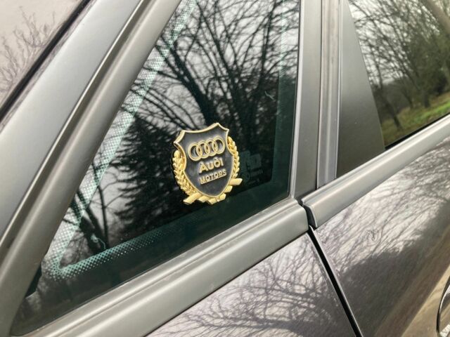 Черный Ауди А4, объемом двигателя 2 л и пробегом 216 тыс. км за 4500 $, фото 6 на Automoto.ua