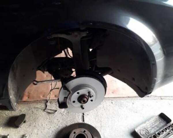 Черный Ауди А4, объемом двигателя 1.6 л и пробегом 213 тыс. км за 5000 $, фото 6 на Automoto.ua