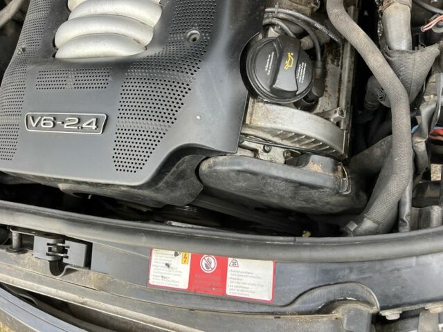 Черный Ауди А4, объемом двигателя 2.4 л и пробегом 250 тыс. км за 1450 $, фото 16 на Automoto.ua