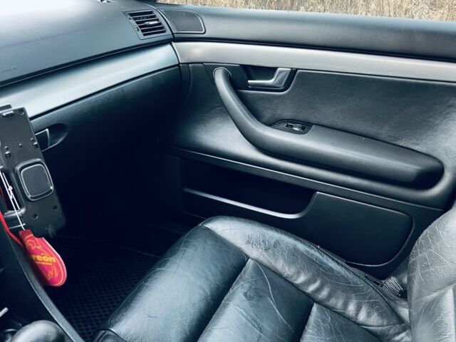 Черный Ауди А4, объемом двигателя 2.4 л и пробегом 250 тыс. км за 1450 $, фото 8 на Automoto.ua