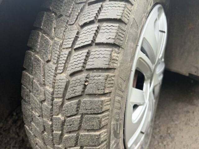 Черный Ауди А4, объемом двигателя 1.9 л и пробегом 300 тыс. км за 2350 $, фото 6 на Automoto.ua