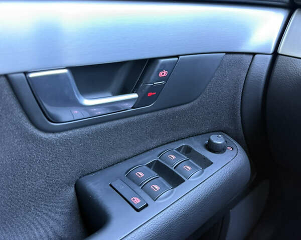 Черный Ауди А4, объемом двигателя 2 л и пробегом 173 тыс. км за 9000 $, фото 20 на Automoto.ua