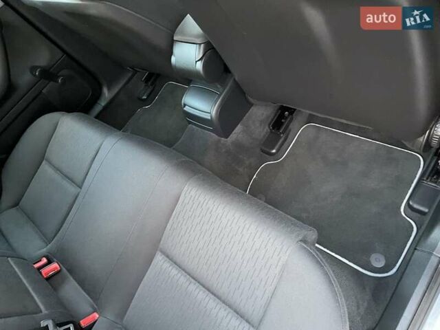 Чорний Ауді А4, об'ємом двигуна 2 л та пробігом 263 тис. км за 7650 $, фото 69 на Automoto.ua