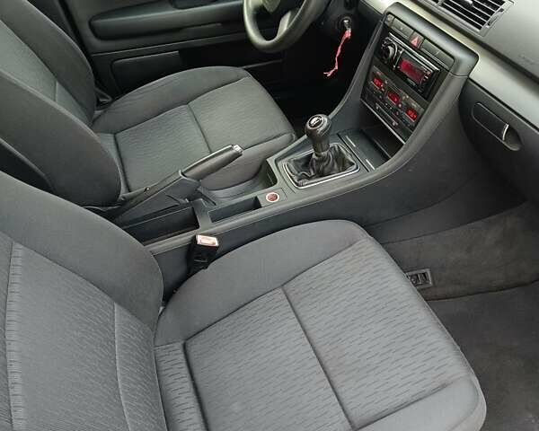 Черный Ауди А4, объемом двигателя 1.6 л и пробегом 137 тыс. км за 6800 $, фото 13 на Automoto.ua