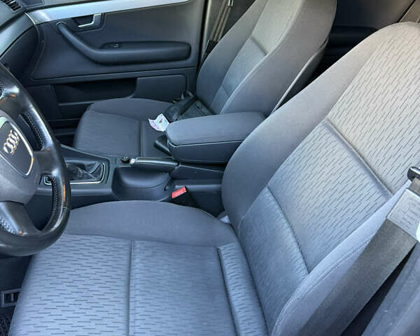 Черный Ауди А4, объемом двигателя 2 л и пробегом 173 тыс. км за 9000 $, фото 18 на Automoto.ua