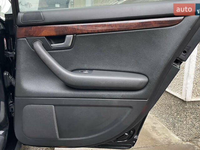 Черный Ауди А4, объемом двигателя 2.5 л и пробегом 300 тыс. км за 6000 $, фото 7 на Automoto.ua