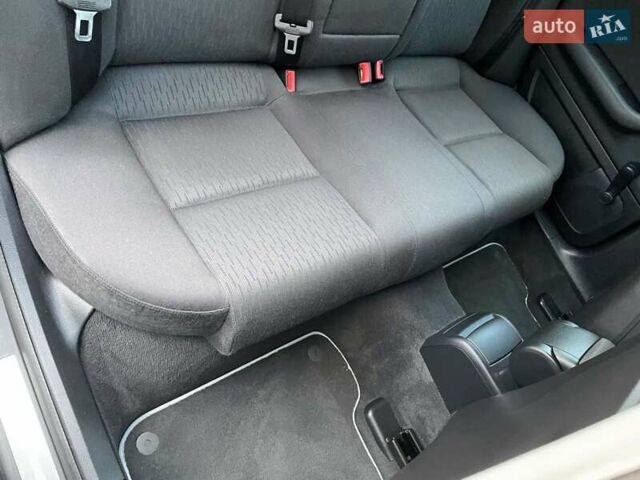 Чорний Ауді А4, об'ємом двигуна 2 л та пробігом 263 тис. км за 7650 $, фото 68 на Automoto.ua