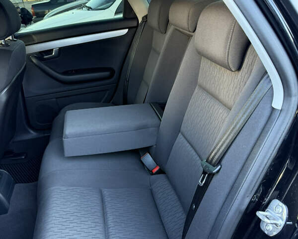 Черный Ауди А4, объемом двигателя 2 л и пробегом 173 тыс. км за 9000 $, фото 19 на Automoto.ua