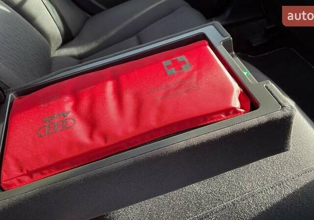 Чорний Ауді А4, об'ємом двигуна 2 л та пробігом 263 тис. км за 7650 $, фото 71 на Automoto.ua